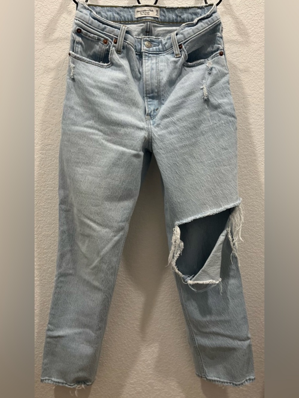 Abercrombie & Fitch Light Blue 90’s Straight Ultra High Rise Distressed Jeans